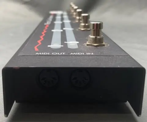 Voodoo Lab - Commander Midi Footswitch 2